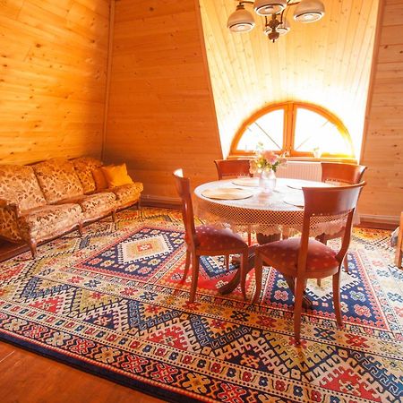 Holiday House Folwark Jelen Poniklica Eksteriør billede